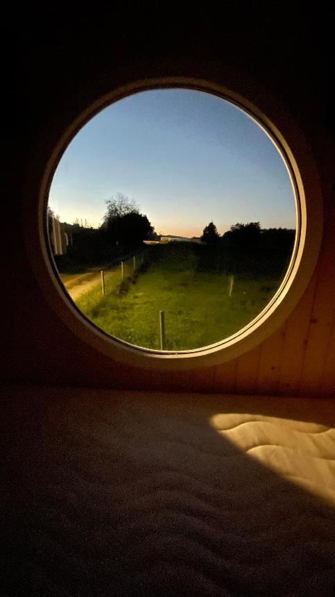 Glamping - Stylova Maringotka V Srdci Ladova Kraje, Pobliz Hlavniho Mesta Prahy Stribrna Skalice Buitenkant foto