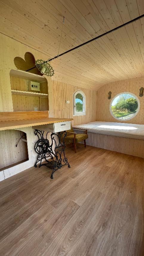 Glamping - Stylova Maringotka V Srdci Ladova Kraje, Pobliz Hlavniho Mesta Prahy Stribrna Skalice Buitenkant foto
